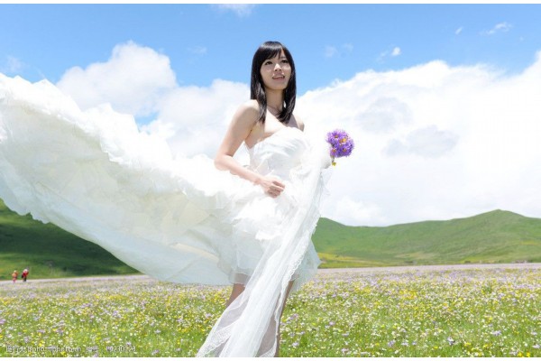 武汉长江大桥畔，悠然品茗赏长江美景